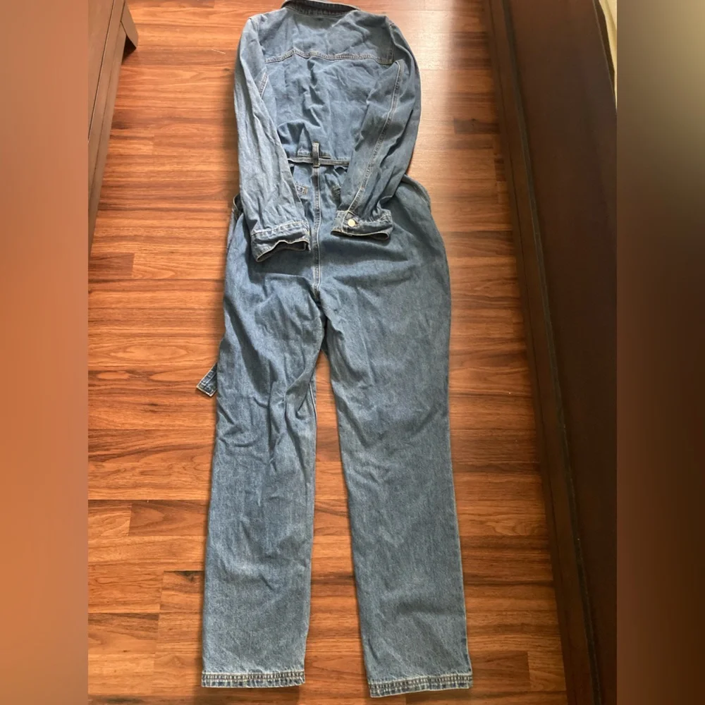 Shoe Dazzle Womens SZ Large Blue Denim jumpsuit long sleeve Zip Up - Picture 7 of 16